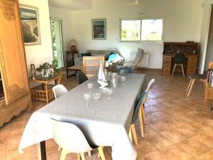 Zdjęcie z galerii obiektu LANN VRAS - Maison proche littoral - K25 w mieście Locmariaquer