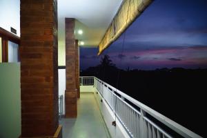 Balkón nebo terasa v ubytování The Jangkar Canggu Guesthouse & Villa