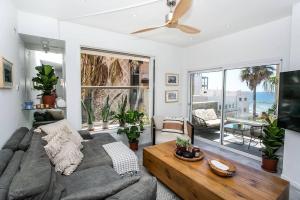 Setusvæði á Prime Location 2BR Beach Flat