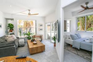 Setusvæði á Prime Location 2BR Beach Flat