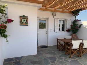 Патио или другая зона на открытом воздухе в Marikos House, Pyrgaki Alyko Naxos