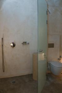 Koupelna v ubytování Naos Suites