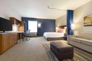Televisyen dan/atau pusat hiburan di Home2 Suites by Hilton Phoenix Chandler
