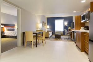 Dapur atau dapur kecil di Home2 Suites by Hilton Phoenix Chandler