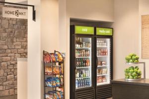 Home2 Suites By Hilton Phoenix-Tempe University Research Park的酒水
