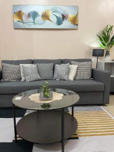 Posezení v ubytování studio condo building 81 newport boulevard