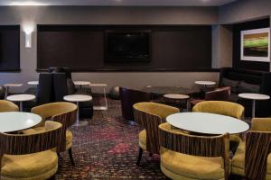Posezení v ubytování Embassy Suites by Hilton Las Vegas
