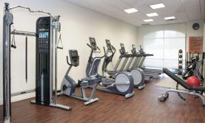 Fitness centrum a/nebo fitness zařízení v ubytování Embassy Suites by Hilton Las Vegas
