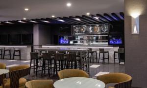 Lounge nebo bar v ubytování Embassy Suites by Hilton Las Vegas