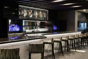 Lounge nebo bar v ubytování Embassy Suites by Hilton Las Vegas