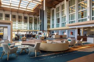 DoubleTree by Hilton Pittsburgh - Cranberry的休息区