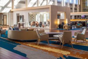 DoubleTree by Hilton Pittsburgh - Cranberry的休息区