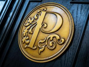 The Peregrine Omaha Downtown Curio Collection By Hilton的证书、奖牌、标识或其他文件