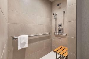 Ванна кімната в Embassy Suites By Hilton Boulder