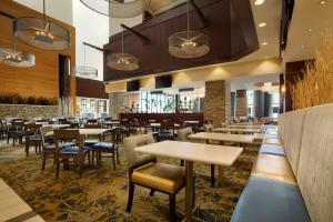Restaurace v ubytování Embassy Suites by Hilton Denver Downtown Convention Center