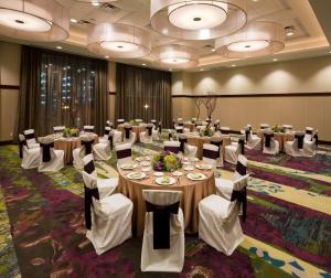 Restaurace v ubytování Embassy Suites by Hilton Denver Downtown Convention Center