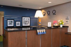 The lobby or reception area at Larkspur Landing South Bend