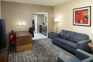 Posezení v ubytování Embassy Suites by Hilton Laredo + 22 fotografií