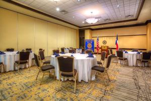 Embassy Suites by Hilton Laredo商务区和/或会议室