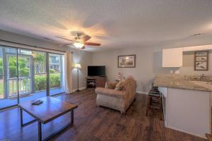 A seating area at Poolside Condo in Surfside Beach