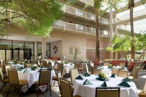 A restaurant or other place to eat at DoubleTree Suites by Hilton Phoenix