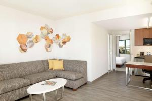 Predel za sedenje v nastanitvi DoubleTree Suites by Hilton Phoenix