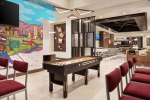 Home2 Suites By Hilton Denver Downtown Convention Center的休息区