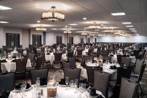 Restaurace v ubytování Embassy Suites by Hilton Austin Central + 37 fotografií