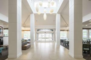 Posezení v ubytování Hilton Garden Inn DFW North Grapevine