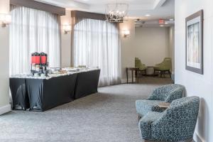 Posezení v ubytování Hilton Garden Inn DFW North Grapevine