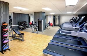 Fitness centrum a/nebo fitness zařízení v ubytování Doubletree By Hilton Youngstown Downtown