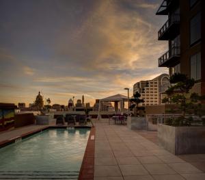 Bazén v ubytování Hampton Inn and Suites Austin University Capitol nebo v jeho okolí
