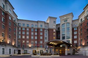 una representación de un hotel con un edificio en Homewood Suites Nashville Vanderbilt en Nashville