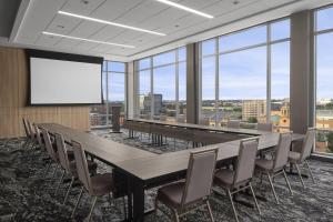 Área de negócios e/ou sala de conferências em AC Hotel by Marriott Columbus Downtown
