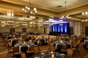 Restaurace v ubytování Embassy Suites by Hilton Phoenix Scottsdale + 33 fotografií