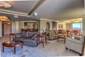 Posezení v ubytování Embassy Suites by Hilton Convention Center Las Vegas