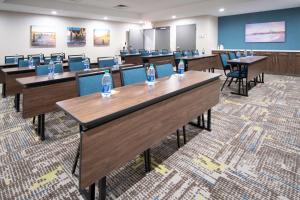 a classroom with tables and chairs in a room at Hampton Inn Egg Harbor Township Atlantic City in Egg Harbor Township