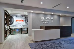 Hampton Inn Cedar Falls Downtown, Ia大厅或接待区