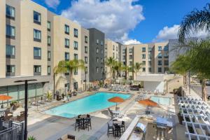 an image of a pool at a hotel at Homewood Suites by Hilton Anaheim Conv Ctr/Disneyland Main in Anaheim