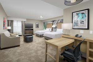 Postel nebo postele na pokoji v ubytování Homewood Suites by Hilton Austin Downtown