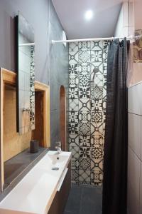 Et badeværelse på VOLKSinn + 35 billeder