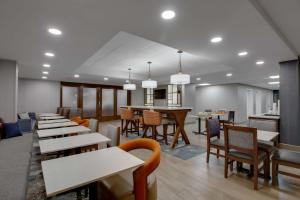 伯明翰科洛纳德路280号汉普顿酒店的休息区