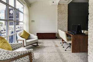 TV a/nebo společenská místnost v ubytování DoubleTree by Hilton Biloxi