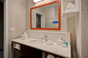 Hampton Inn Pleasant View的一间浴室