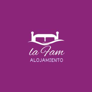 ein Logo für ein Möbelgeschäft auf lilafarbenem Hintergrund in der Unterkunft La fam in Huajuapan de León