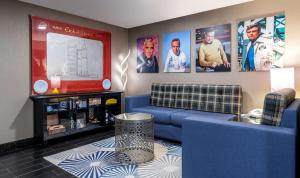 The Verve Boston Natick, Tapestry Collection by Hilton的休息区