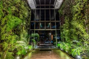 Κήπος έξω από το GHL Bioxury Hotel