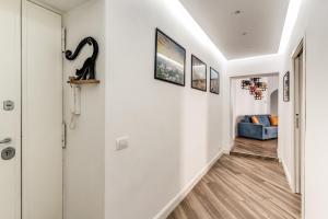 A seating area at Claudia's Home