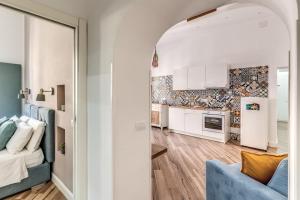 A kitchen or kitchenette at Claudia's Home
