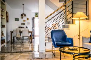 Posedenie v ubytovaní Newly Remodeled Townhouse Beach Walking Distance